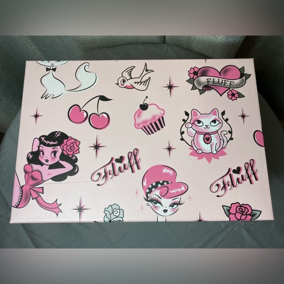 Miss Fluff Cosmetic case - brand new still in box - Picture 3 of 3